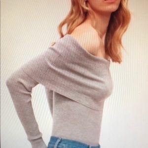 Wilfred by Aritzia off shoulder sweater
